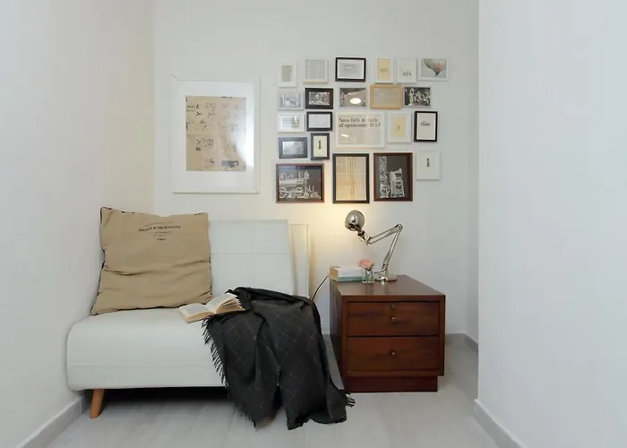Ponte Cavour Apartment